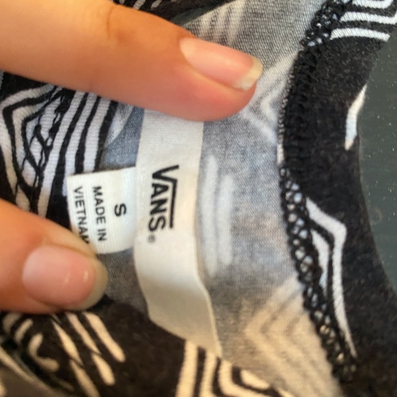 Cropped Tank Top - Picture 2 of 2